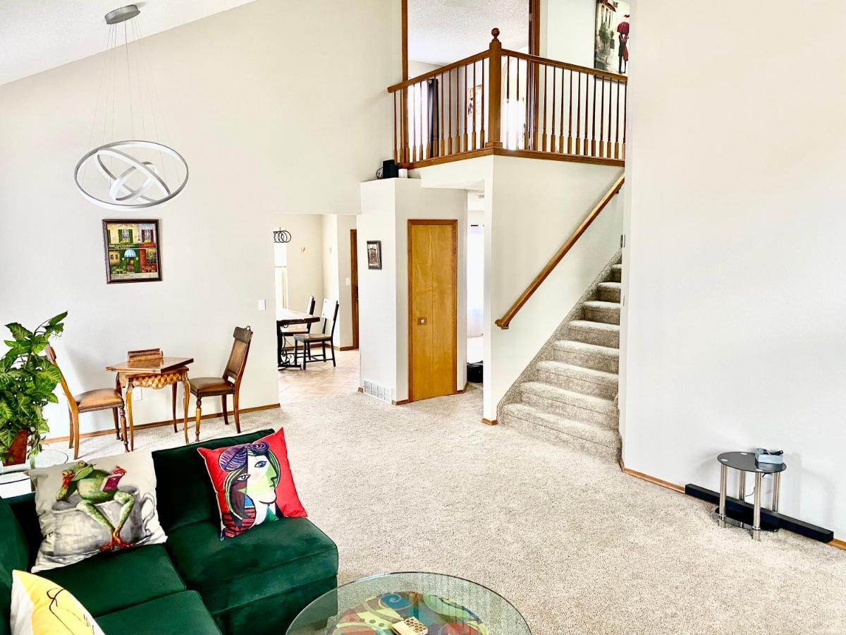 Artsy Home Close To Usafa With Fireplace And Patio Colorado Springs Eksteriør billede
