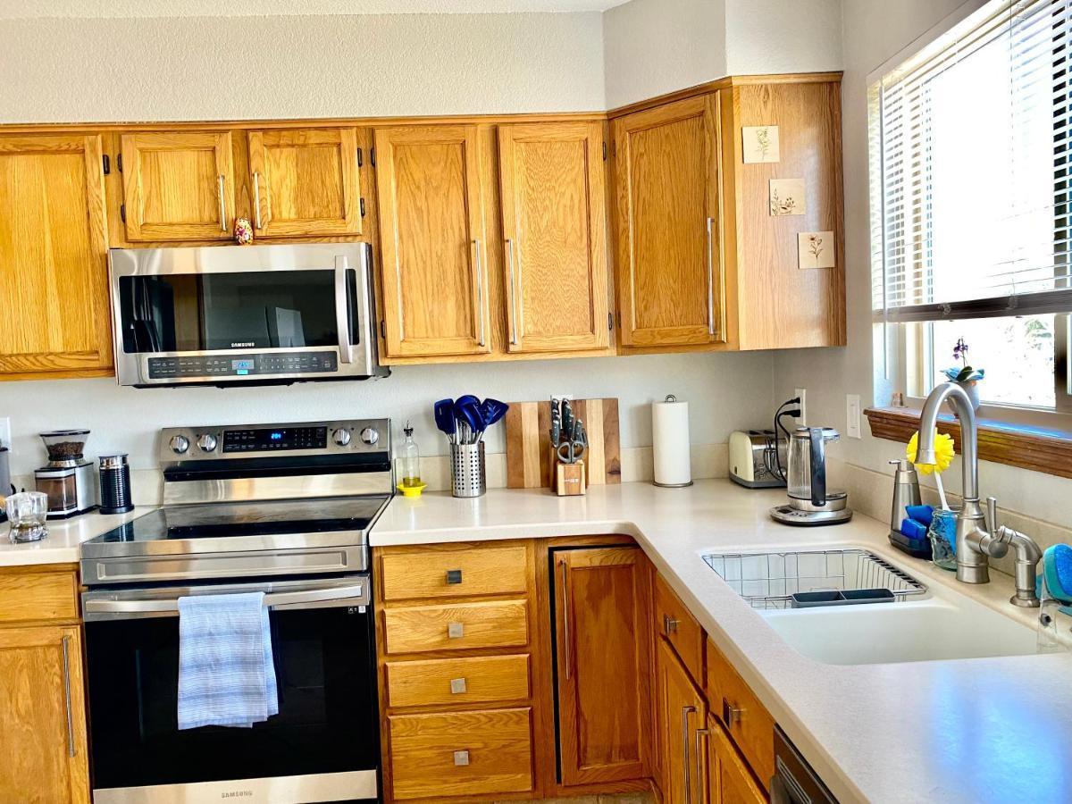Artsy Home Close To Usafa With Fireplace And Patio Colorado Springs Eksteriør billede