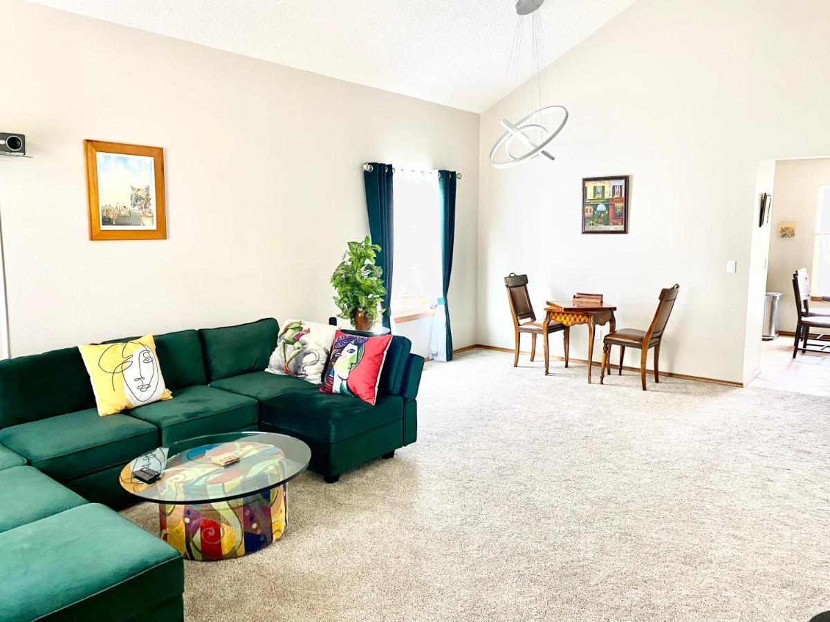 Artsy Home Close To Usafa With Fireplace And Patio Colorado Springs Eksteriør billede